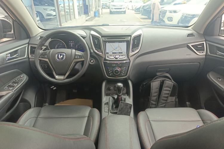 Used CHANGAN CS75 2016 2.0L Manual Luxury Version China V Standard Center Console