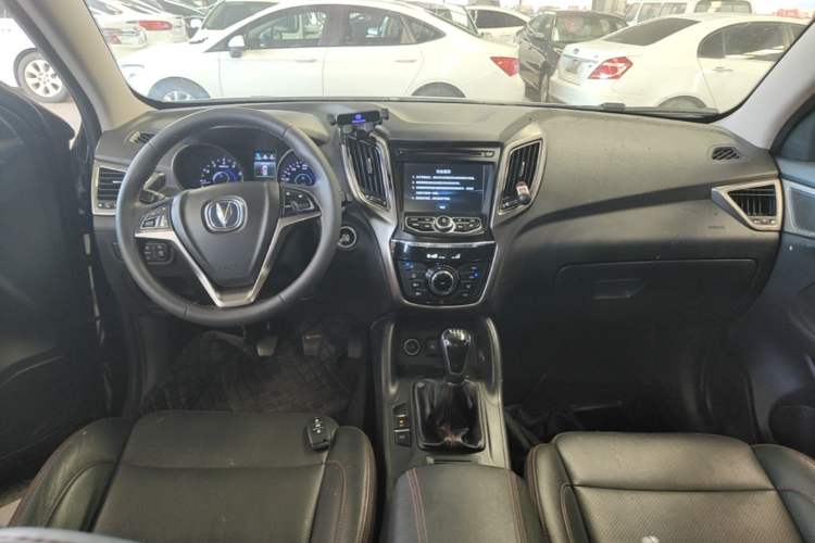 Used CHANGAN CS75 2016 2.0L Manual Luxury Version China V Standard Center Console