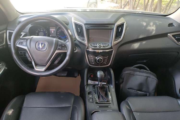 Used CHANGAN CS75 2016 1.8T Automatic Elite Model China V Standard Center Console