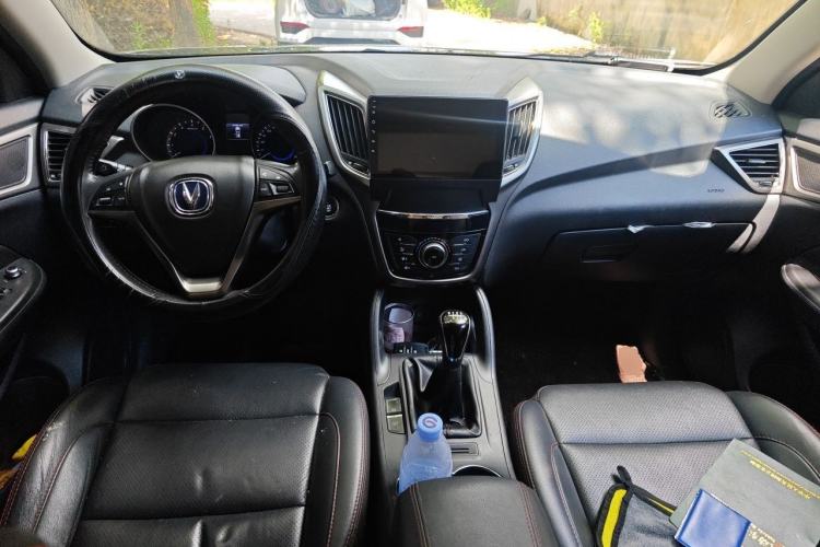 Used CHANGAN CS75 2016 2.0L Manual Luxury Version China V Standard Center Console