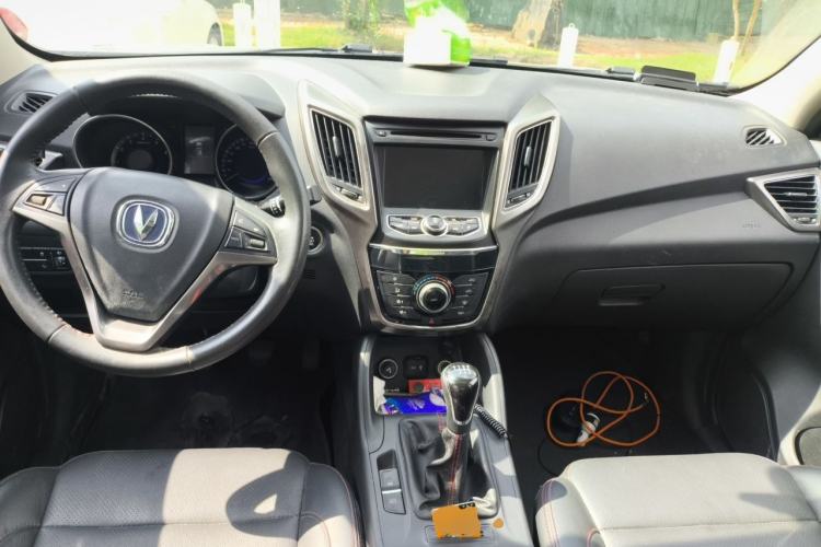 Used CHANGAN CS75 2016 2.0L Manual Luxury Version China V Standard Center Console