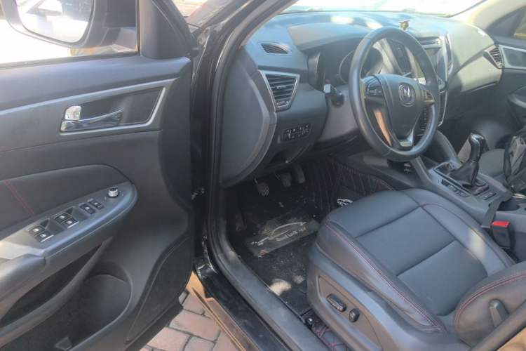 Used CHANGAN CS75 2016 2.0L Manual Leading Version China IV Standard Driver Seat