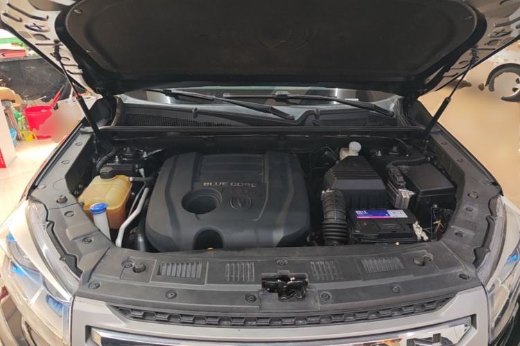 Used CHANGAN CS75 2016 1.8T Automatic Elite Model China IV Standard Engine Bay