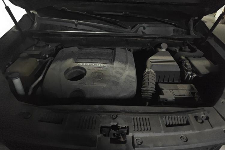 Used CHANGAN CS75 2016 1.8T Automatic Elite Model China IV Standard Engine Bay