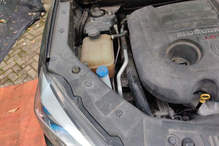 Used CHANGAN CS75 2016 1.8T Automatic Elite Model China V Standard Engine Bay Right