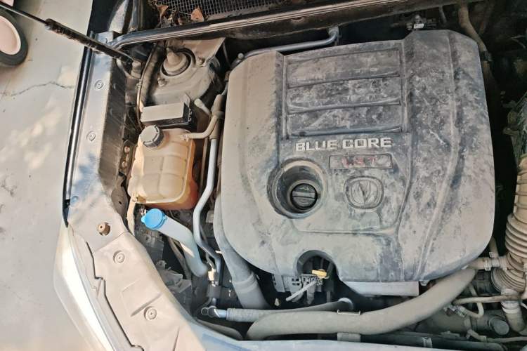 Used CHANGAN CS75 2016 1.8T Automatic Elite Model China V Standard Engine Bay Right