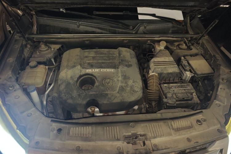 Used CHANGAN CS75 2016 1.8T Automatic Elite Model China V Standard Engine Bay