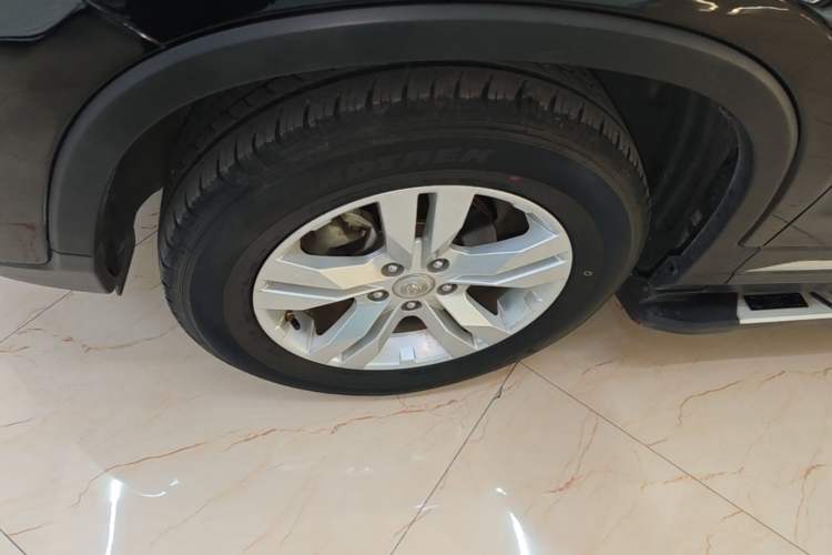 Used CHANGAN CS75 2016 1.8T Automatic Elite Model China IV Standard Exterior 4