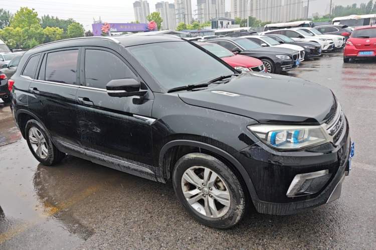 Used CHANGAN CS75 2016 1.8T Automatic Elite Model China V Standard Front Right 45 Deg