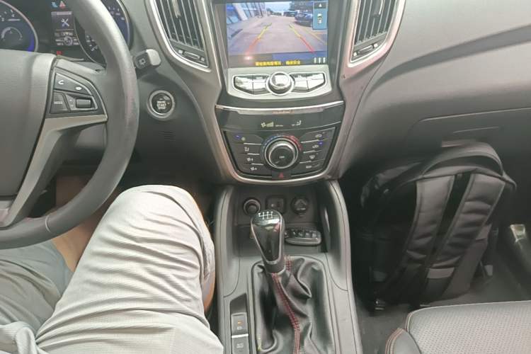 Used CHANGAN CS75 2016 2.0L Manual Luxury Version China V Standard Gear Lever