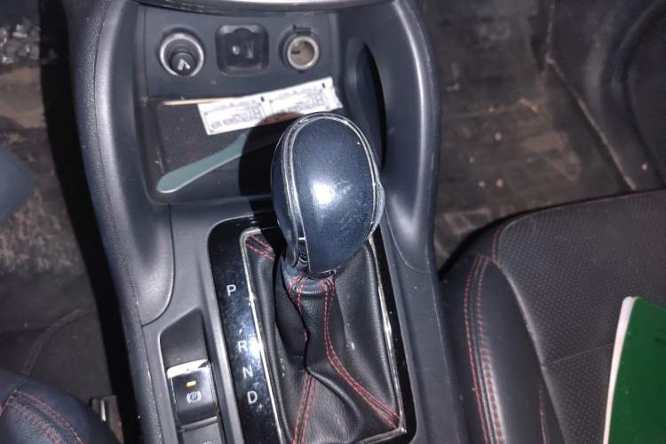 Used CHANGAN CS75 2016 1.8T Automatic Elite Model China V Standard Gear Lever