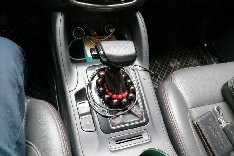 Used CHANGAN CS75 2016 1.8T Automatic Elite Model China V Standard Gear Lever