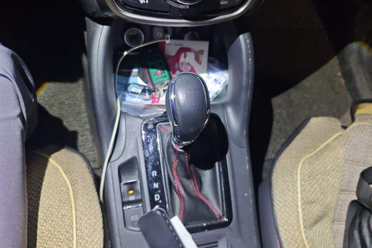 Used CHANGAN CS75 2016 1.8T Automatic Elite Model China V Standard Gear Lever