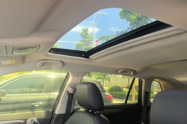 Used CHANGAN CS75 2016 2.0L Manual Leading Version China IV Standard Headliner