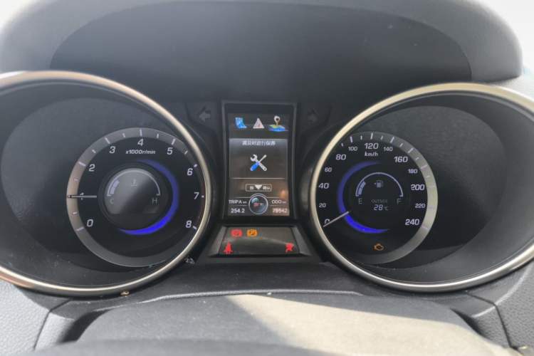 Used CHANGAN CS75 2016 2.0L Manual Luxury Version China V Standard Instrument Cluster