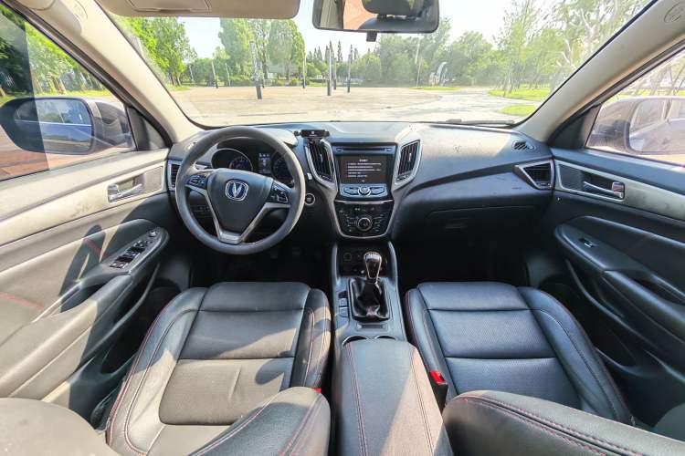 Used CHANGAN CS75 2016 2.0L Manual Luxury Version China V Standard Interior 2