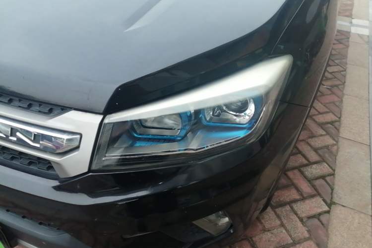 Used CHANGAN CS75 2016 1.8T Automatic Elite Model China V Standard Left Front Headlight