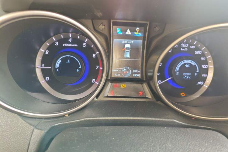 Used CHANGAN CS75 2016 2.0L Manual Luxury Version China V Standard Odometer Close Up