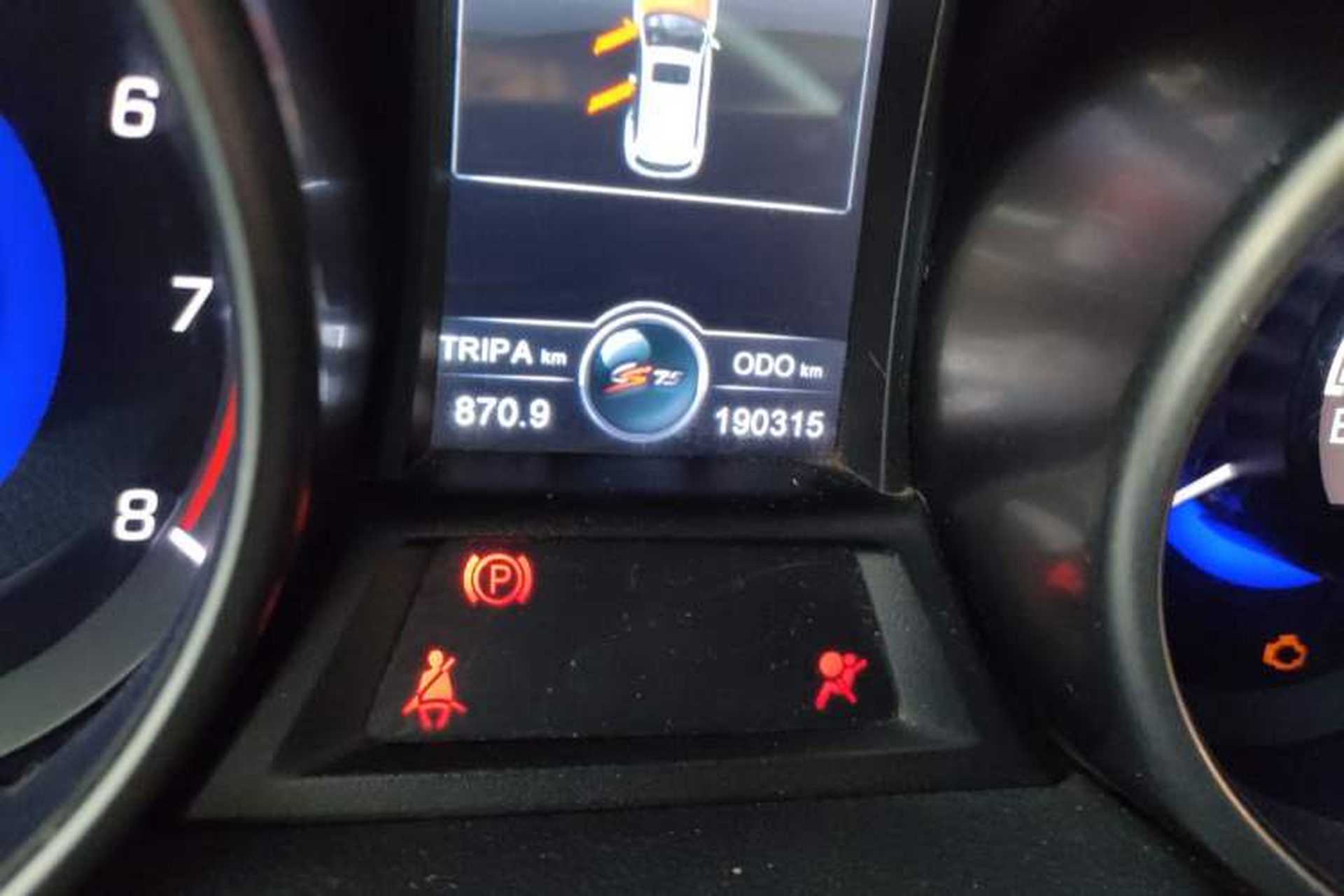 Used CHANGAN CS75 2016 2.0L Manual Luxury Version China V Standard Odometer Close Up