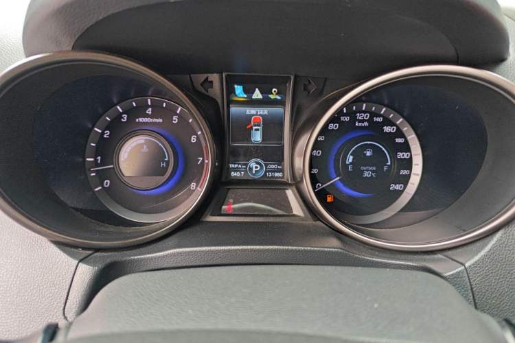 Used CHANGAN CS75 2016 1.8T Automatic Elite Model China V Standard Odometer Close Up