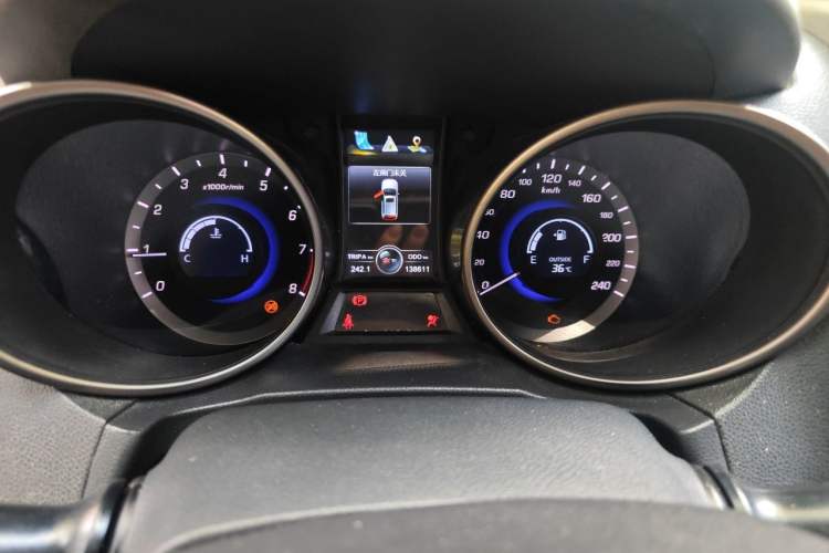 Used CHANGAN CS75 2016 2.0L Manual Luxury Version China V Standard Odometer Close Up