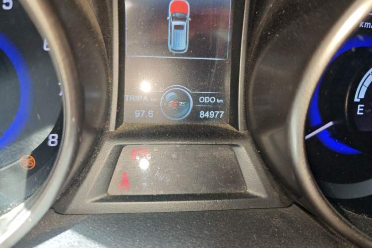 Used CHANGAN CS75 2016 1.5T Manual FENGSHANG Model Odometer Close Up