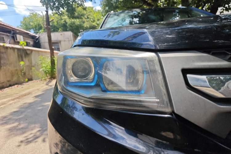 Used CHANGAN CS75 2016 2.0L Manual Luxury Version China V Standard Right Front Headlight