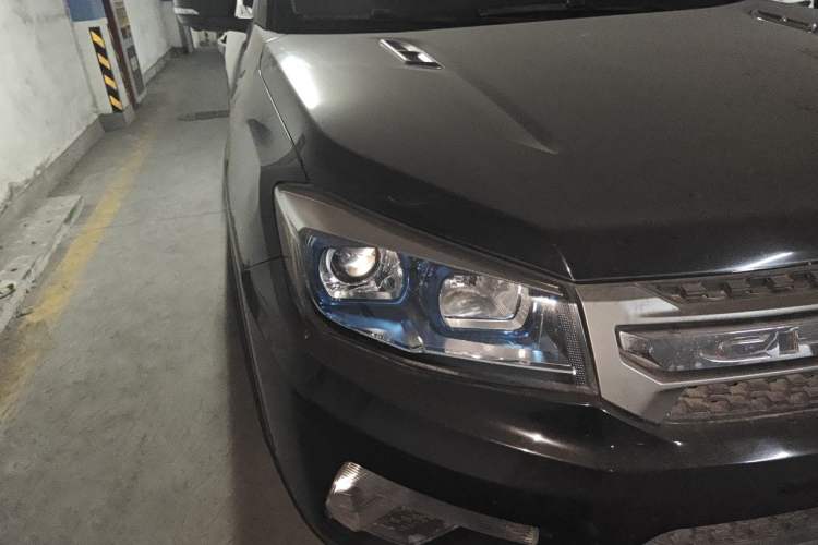 Used CHANGAN CS75 2016 1.8T Automatic Elite Model China IV Standard Right Front Headlight