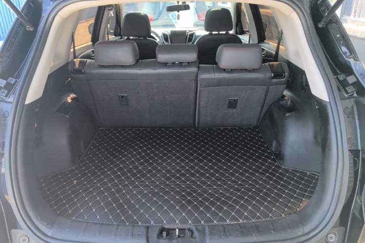 Used CHANGAN CS75 2016 1.8T Automatic Elite Model China V Standard Trunk