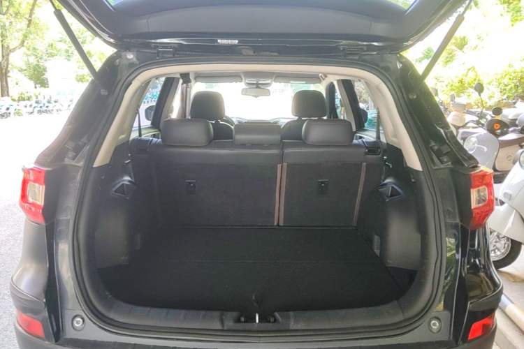 Used CHANGAN CS75 2016 1.8T Automatic Prestige Model China V Standard Trunk