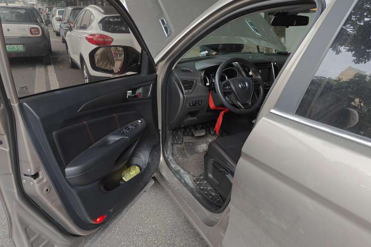 Used CHANGAN CS75 2016 1.8T Automatic Elite Model China V Standard Driver Seat