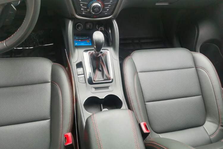 Used CHANGAN CS75 2016 1.8T Automatic Elite Model China IV Standard Gear Lever