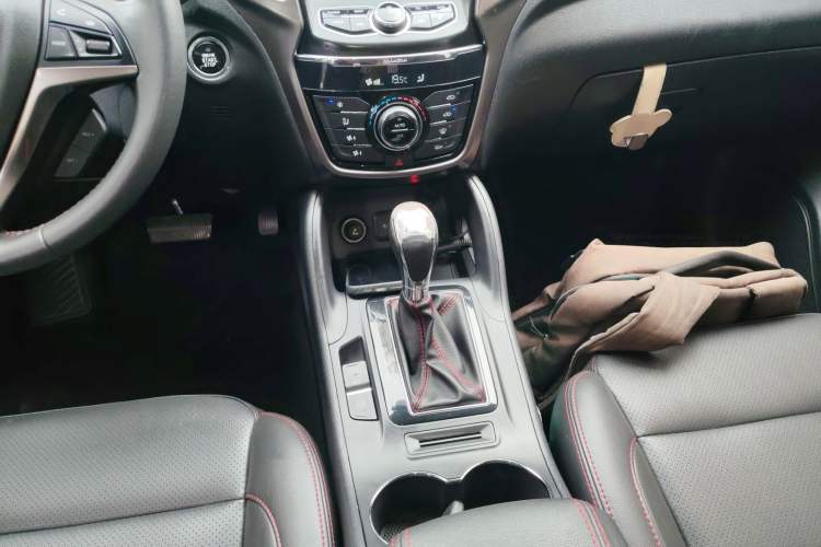 Used CHANGAN CS75 2016 1.8T Automatic Elite Model China IV Standard Gear Lever