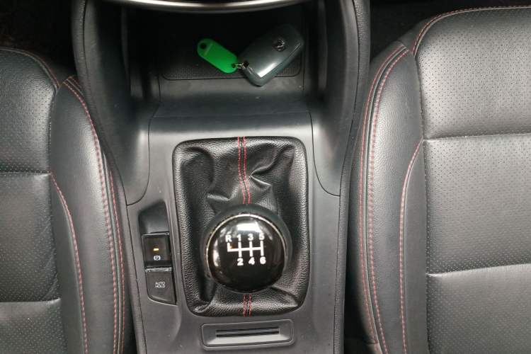 Used CHANGAN CS75 2016 2.0L Manual Luxury Version China V Standard Gear Lever