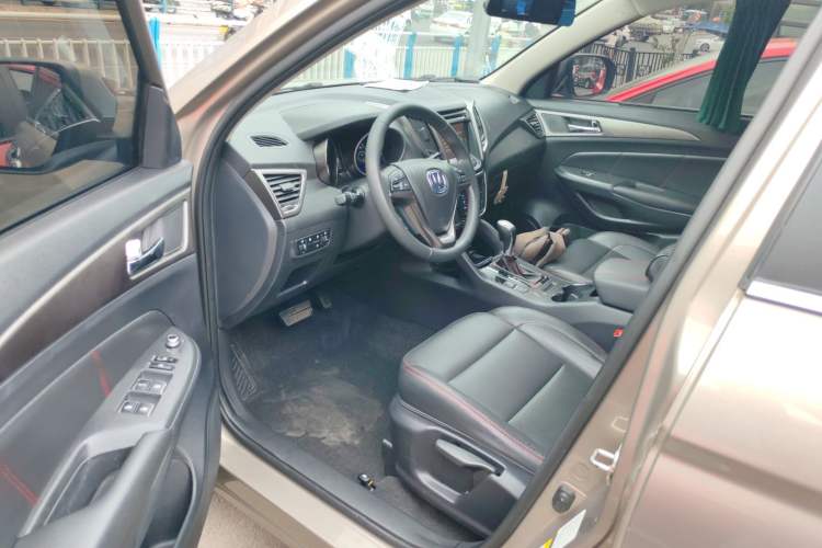 Used CHANGAN CS75 2016 1.8T Automatic Elite Model China IV Standard Interior 3