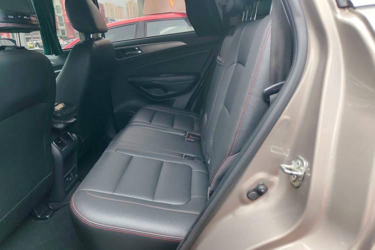 Used CHANGAN CS75 2016 1.8T Automatic Elite Model China IV Standard Interior 4