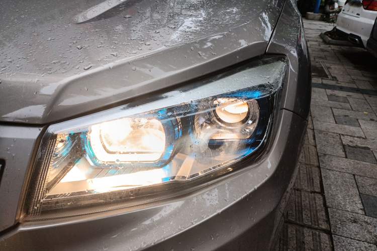 Used CHANGAN CS75 2016 2.0L Manual Luxury Version China V Standard Left Front Headlight