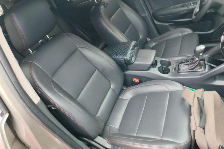 Used CHANGAN CS75 2016 1.8T Automatic Elite Model China IV Standard Right Front Seat
