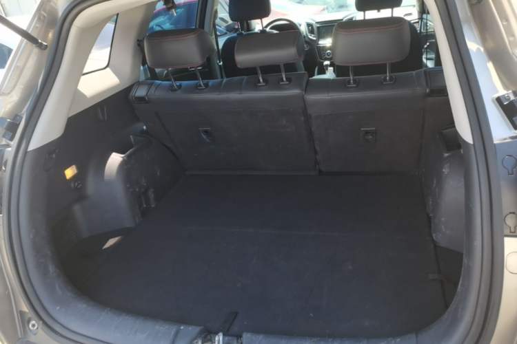 Used CHANGAN CS75 2016 1.8T Automatic Elite Model China V Standard Trunk