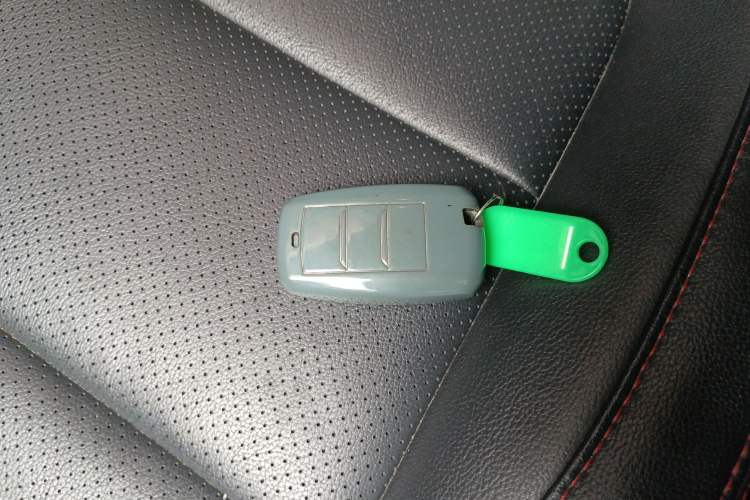 Used CHANGAN CS75 2016 2.0L Manual Luxury Version China V Standard Vehicle Key
