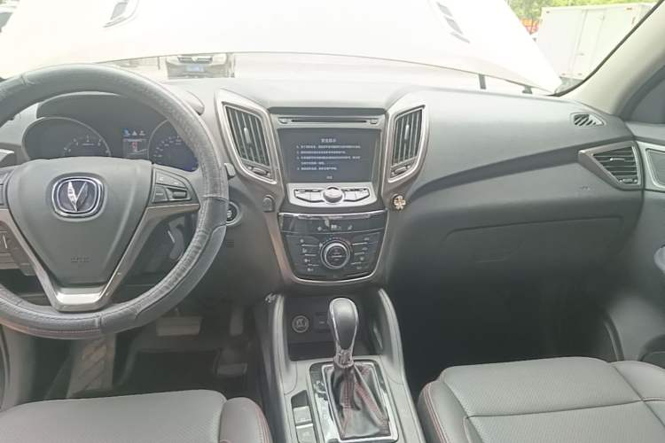Used CHANGAN CS75 2016 1.8T Automatic Elite Model China IV Standard Audio And AC Panel