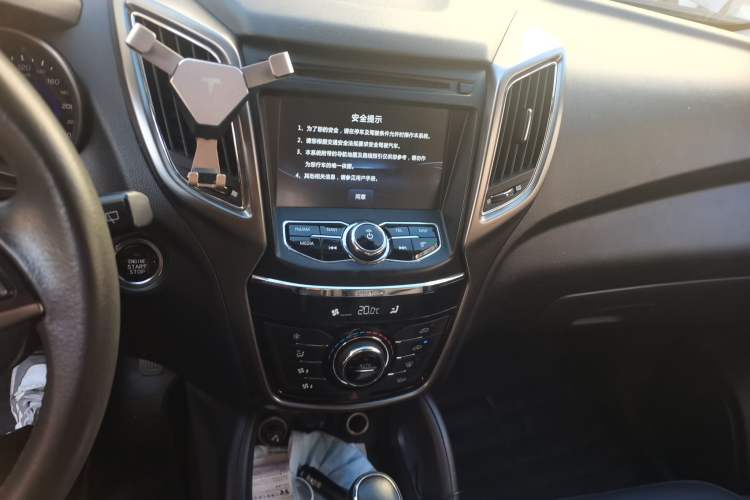 Used CHANGAN CS75 2016 1.8T Automatic Elite Model China V Standard Audio And AC Panel