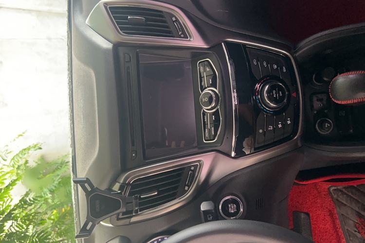 Used CHANGAN CS75 2016 1.8T Automatic Elite Model China IV Standard Audio And AC Panel