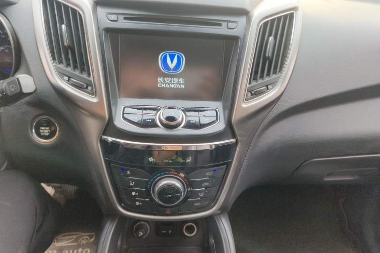 Used CHANGAN CS75 2016 1.5T Manual FENGSHANG Model Audio And AC Panel