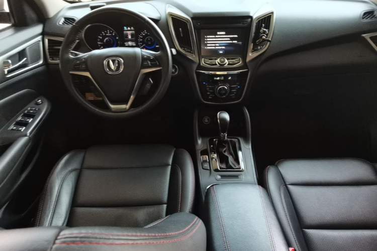 Used CHANGAN CS75 2016 1.8T Automatic Elite Model China V Standard Center Console