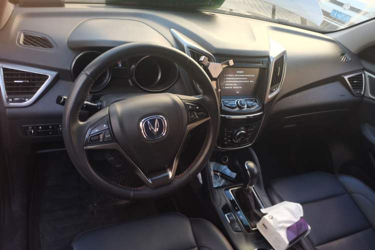 Used CHANGAN CS75 2016 1.8T Automatic Elite Model China V Standard Center Console