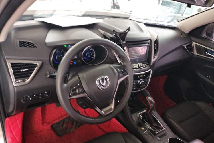 Used CHANGAN CS75 2016 1.8T Automatic Elite Model China IV Standard Center Console