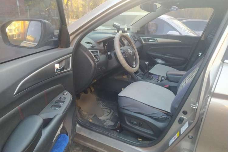 Used CHANGAN CS75 2016 2.0L Manual Leading Version China IV Standard Driver Seat