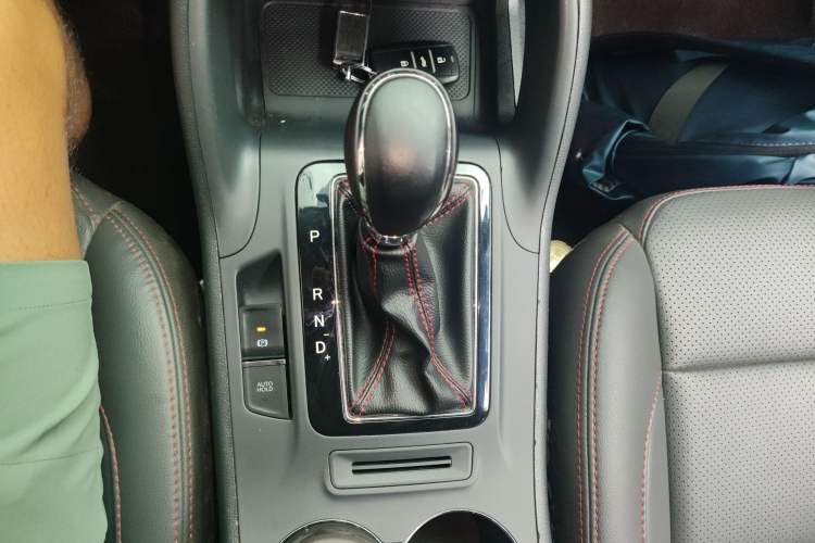 Used CHANGAN CS75 2016 1.8T Automatic Elite Model China V Standard Gear Lever