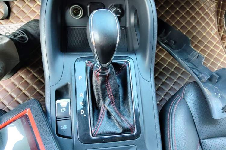 Used CHANGAN CS75 2016 1.8T Automatic Elite Model China V Standard Gear Lever